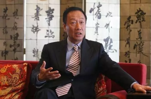 图为鸿海董事长郭台铭