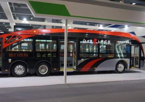 董明珠造车梦还在继续：&ldquo;格力银隆&rdquo;大巴亮相