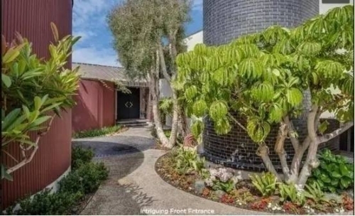 抵大楼押豪宅背后：贾跃亭在美国究竟有多少套房