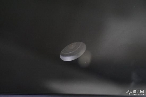 位于EyeBot正面中心位置的摄像头