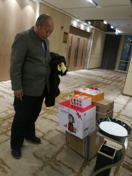 标价6千多元的家电3千多就买到 市民买后发现上当