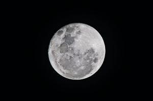 央視網全球8K超清晰直播看今年最大月亮