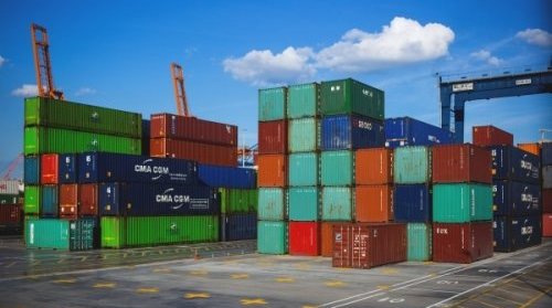 今年前7个月我国货物贸易进出口同比增长3.5%