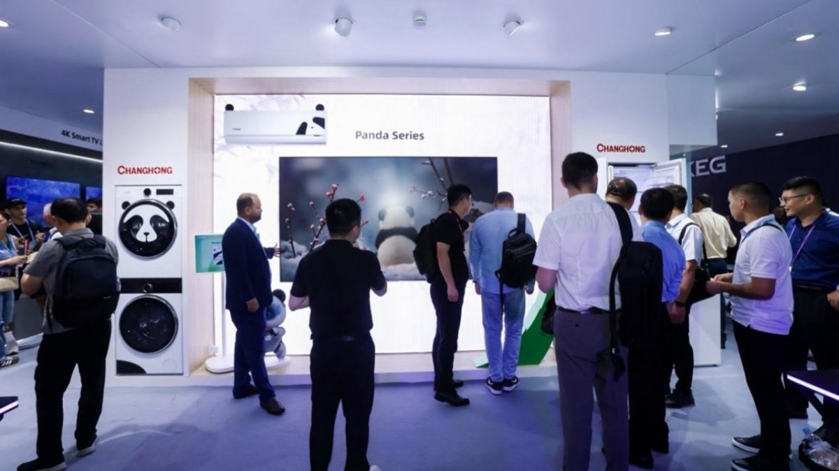 CCTV高频关注长虹广交会：熊猫AI家电吸睛，彰显国货创新力